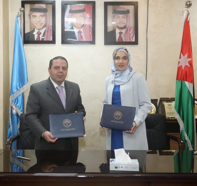 البشيتي وابو غنيمة يوقعان اتفاقية تعاون