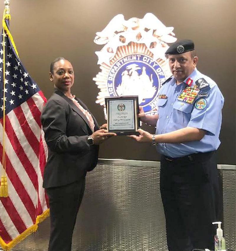 الحواتمة يزور شرطة نيويورك