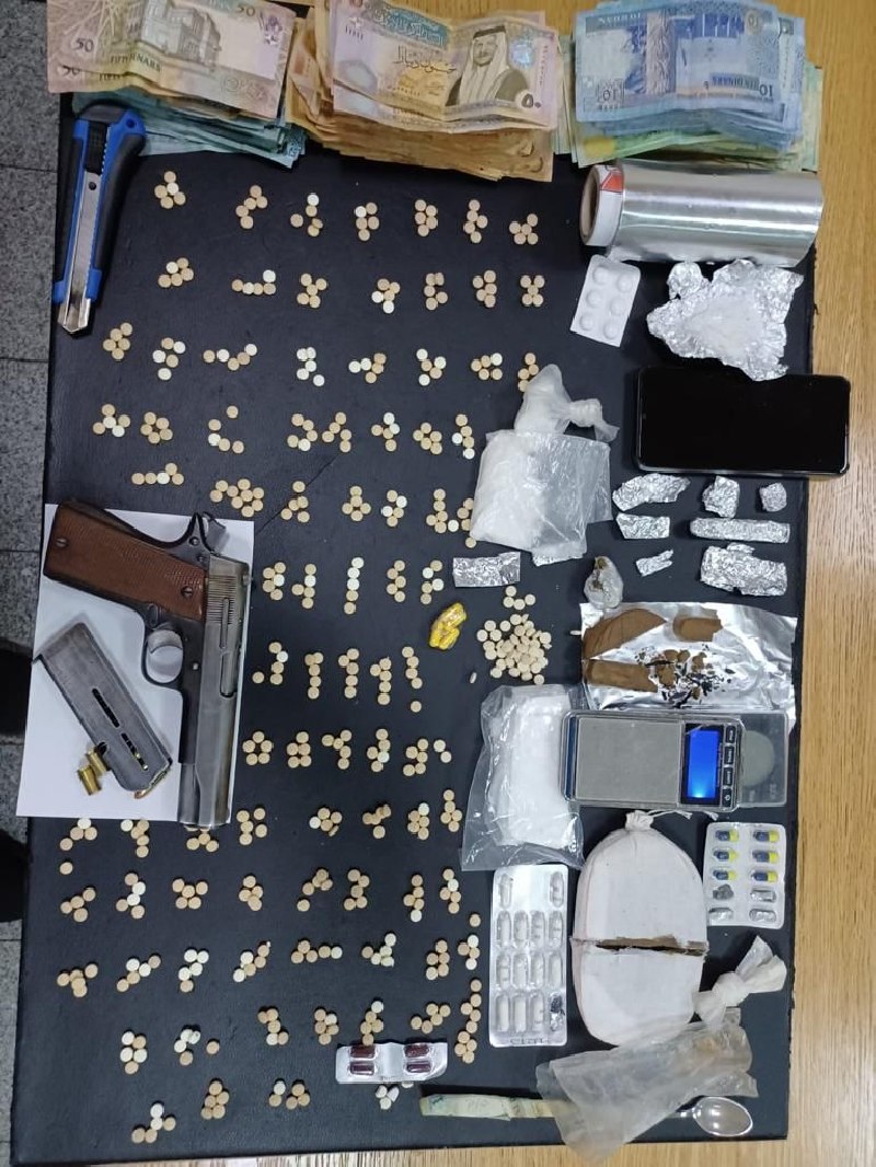 قوة أمنية تشتبك مع مسلحين خطيرين