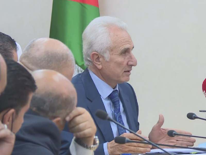 نقابة الصيادلة تعلق التواصل مع وزير