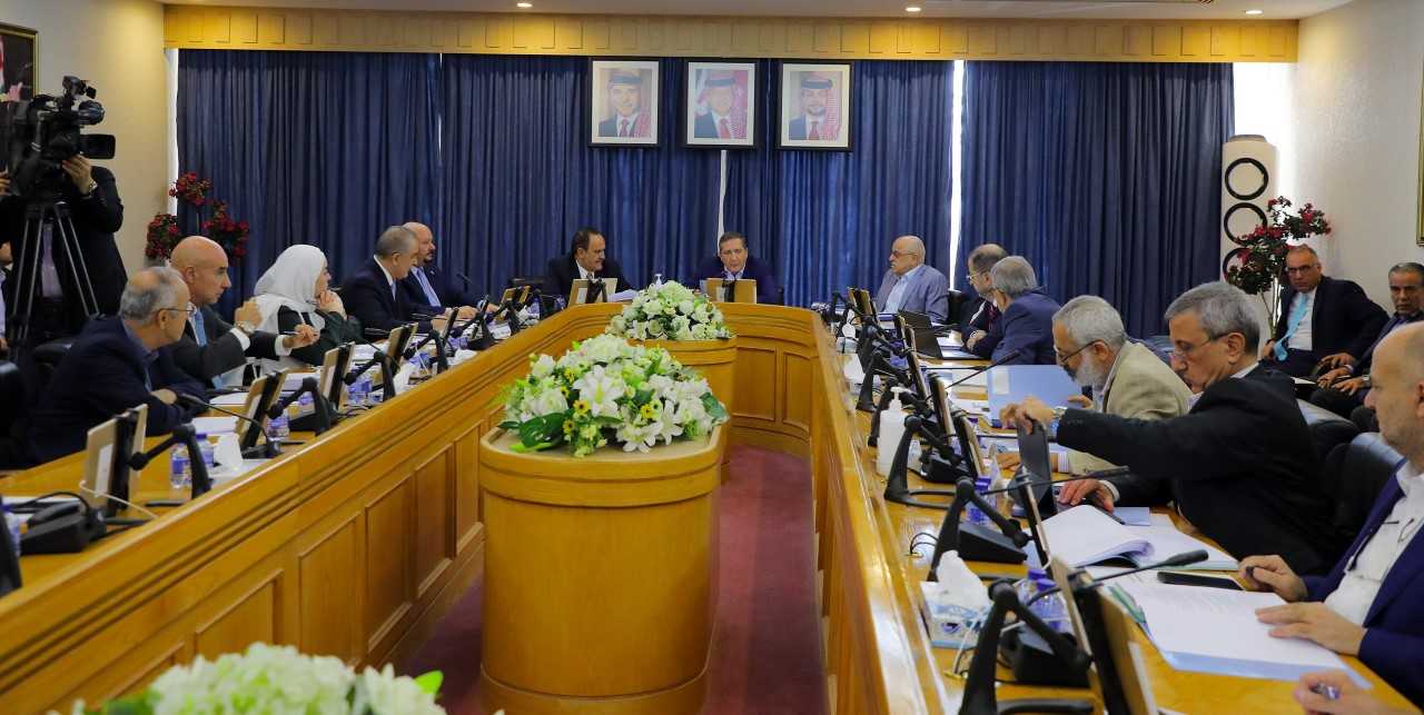 “مالية الأعيان” تقر عددا من مواد