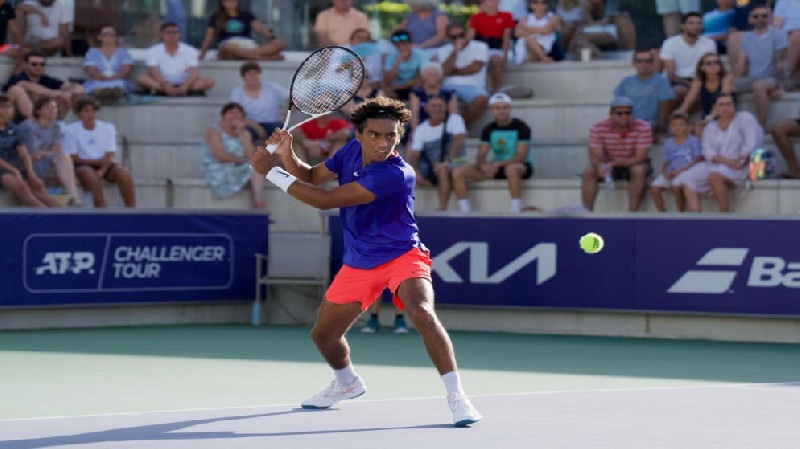 اللاعب عبدالله شلباية يتأهل إلى نصف