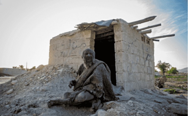 هذا الرجل لم يستحم منذ 70