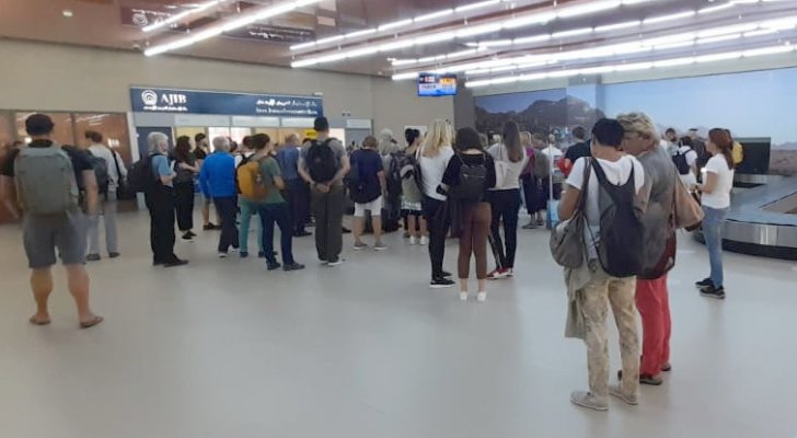 190 سائحا تشيكيا يصلون العقبة عبر