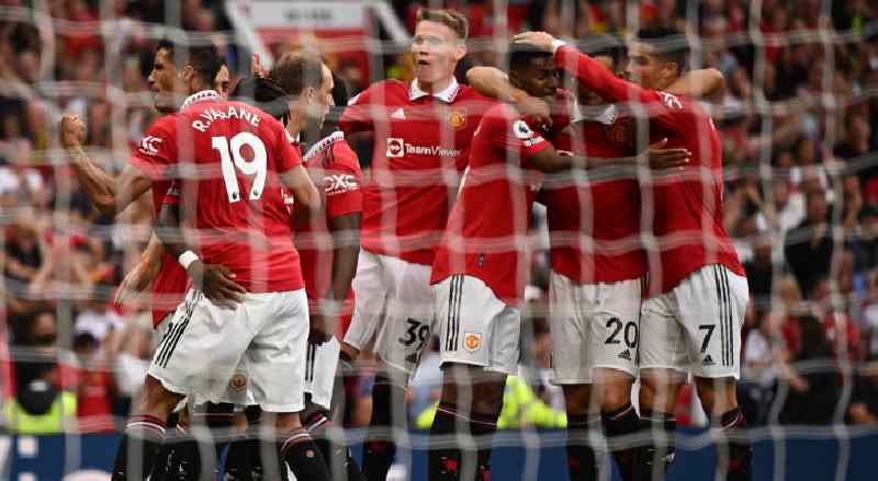 مانشستر يونايتد يواصل التألق ويلحق الخسارة