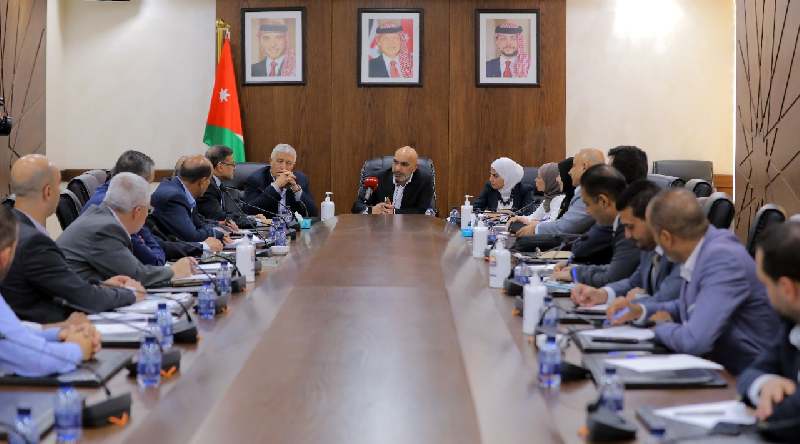 “العمل النيابية” تبحث قضية فصل موظفين