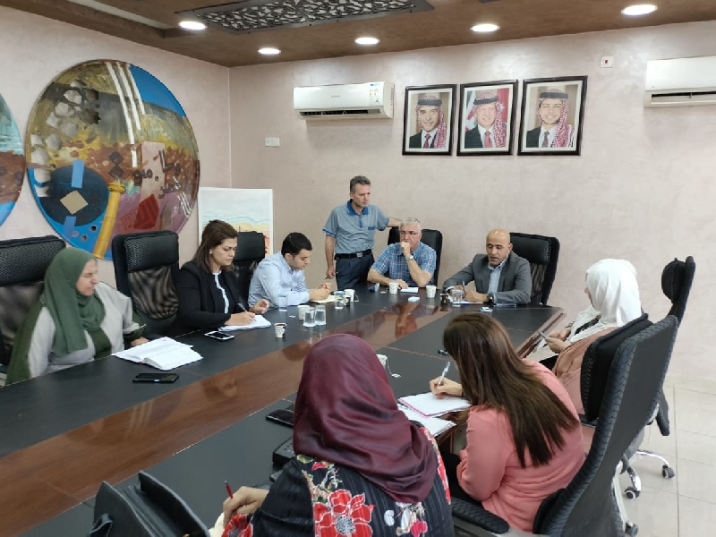 فريق المعهد الجمهوري الدولي يزور بلدية