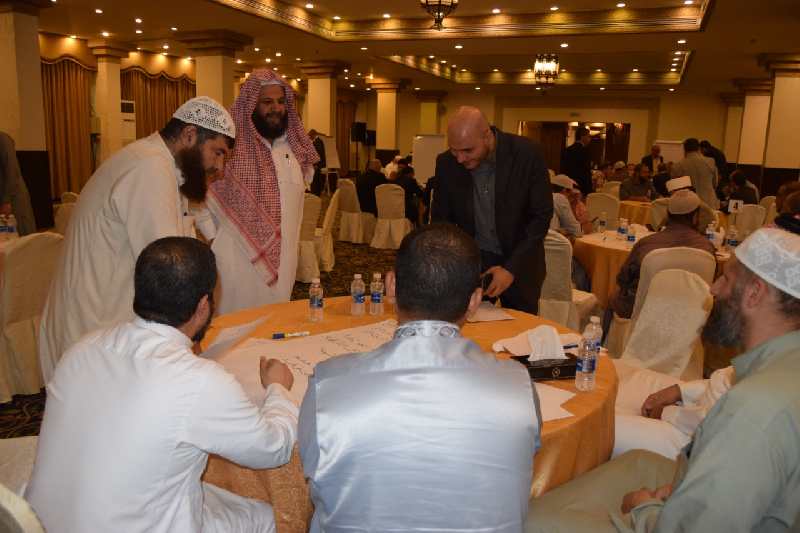 جلسة حوارية حول واقع سوق وفرص