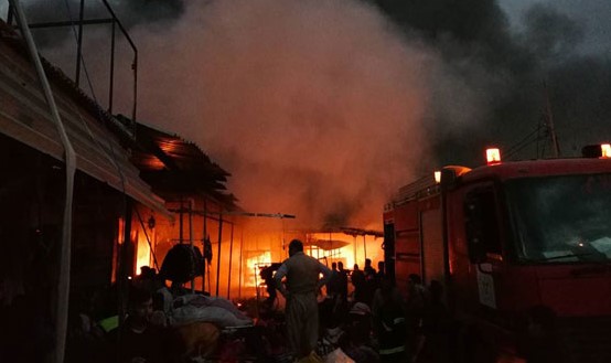 اربد.. حريق ضخم في سوق البالة