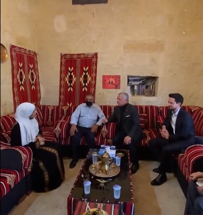 الملك يزور مؤسسة إعمار السلط ويتفقد