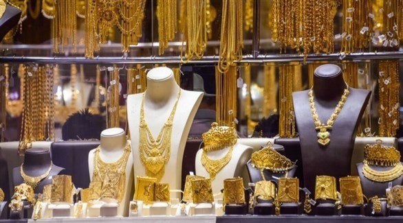 أسعار الذهب تنخفض مع ارتفاع الدولار