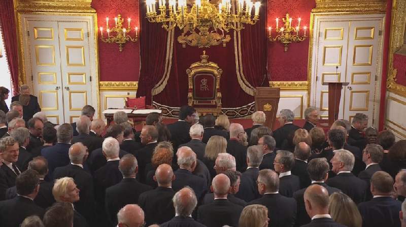 مجلس الجلوس على العرش يعلن رسميا