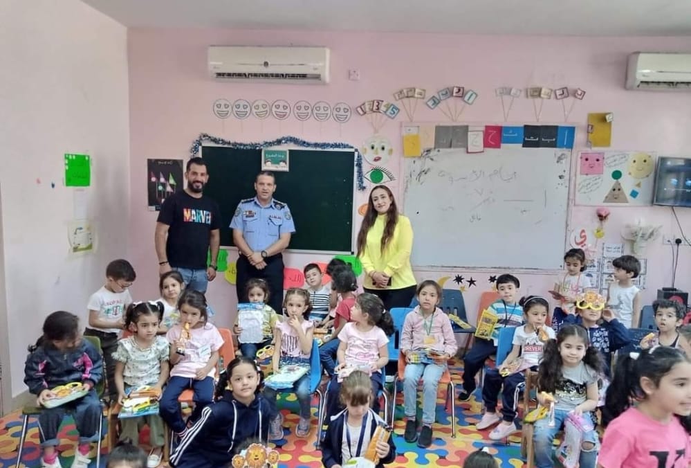 حفل استقبال أطفال الروضة في مدرسة