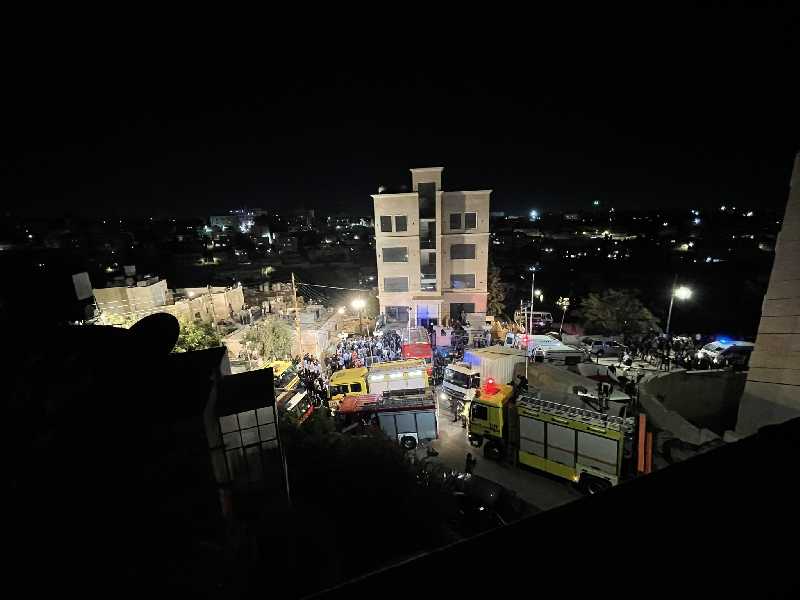 البحث جار لإنقاذ 13 شخصا تحت