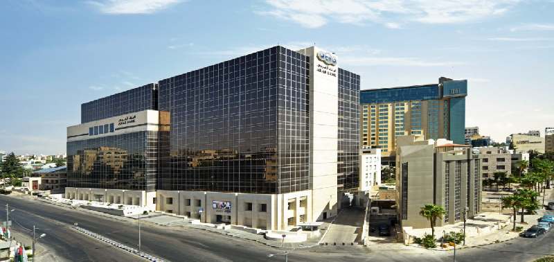 البنك العربي يدعم برنامج أكاديمية الملكة