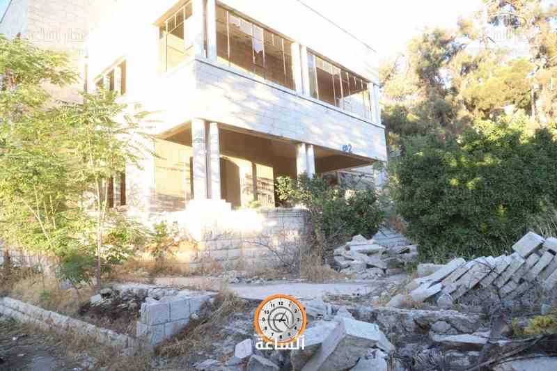 هل ينهار هذا المبنى في جبل