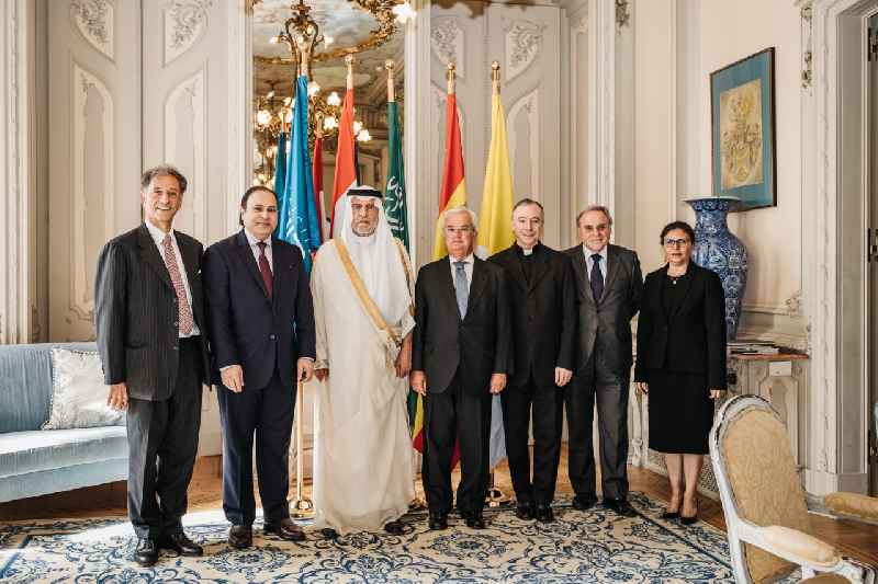 الحارثي أمينا عاما لمركز الملك عبدالله