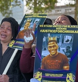 احتجاجات في لندن بعد مقتل رجل