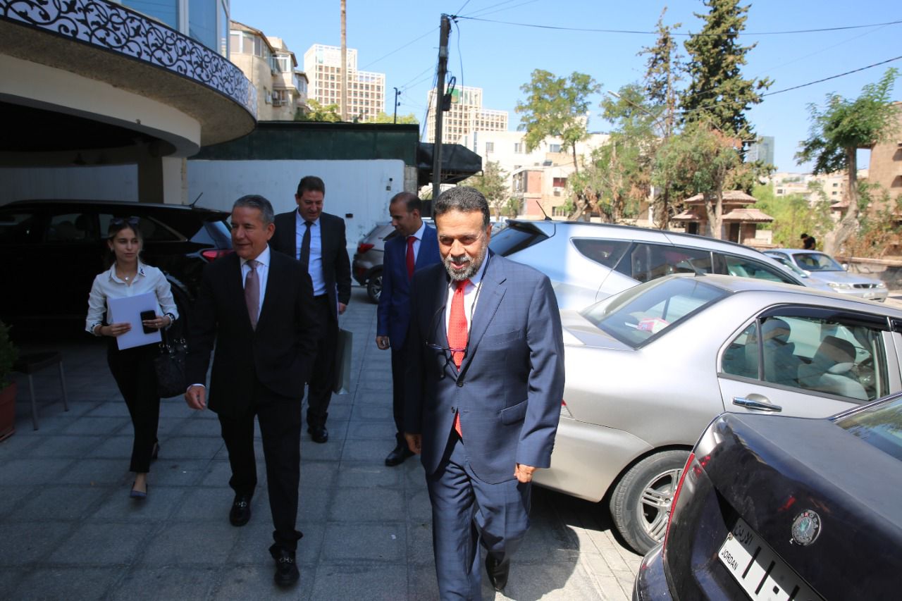 معلنا عن خط مباشر بين البلدين..