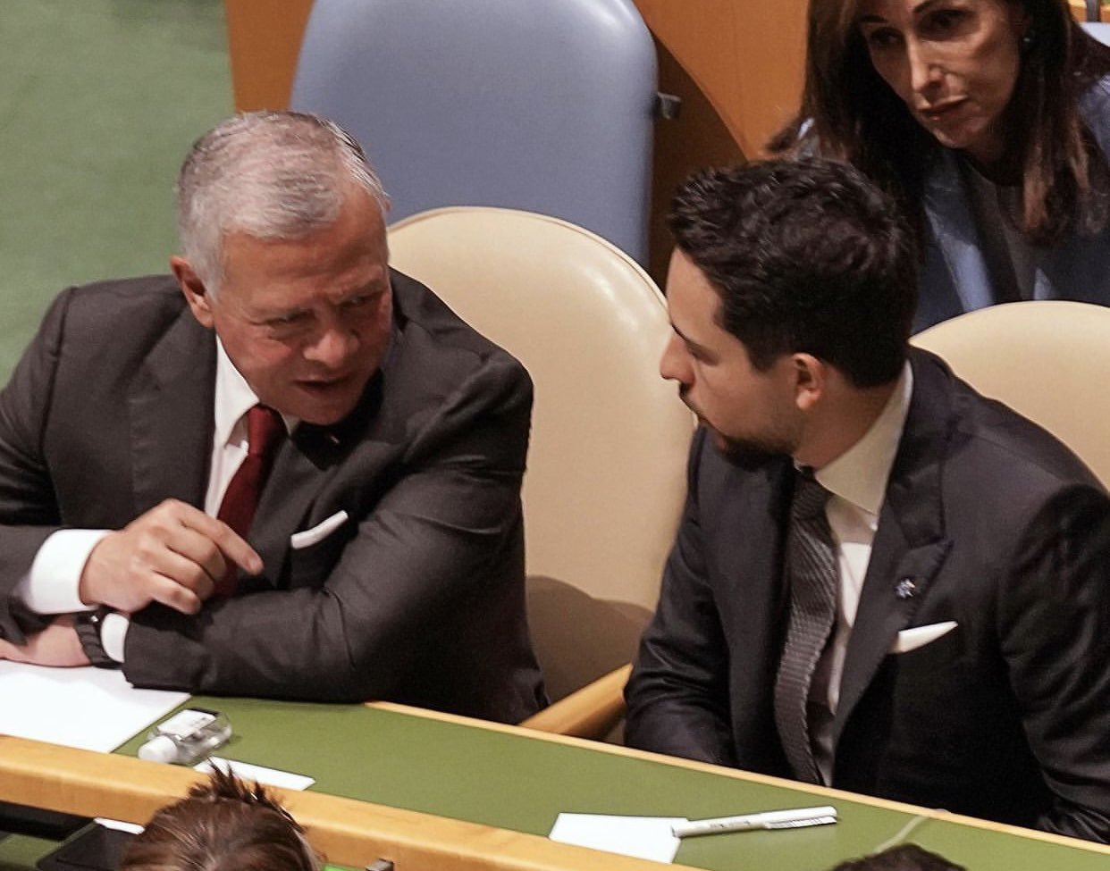 الامير الحسين: مع جلالة سيدنا (صور)