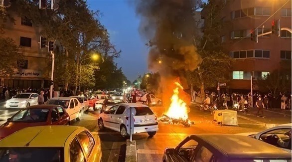 الاحتجاجات تلقي بمخاوفها على النظام الإيراني