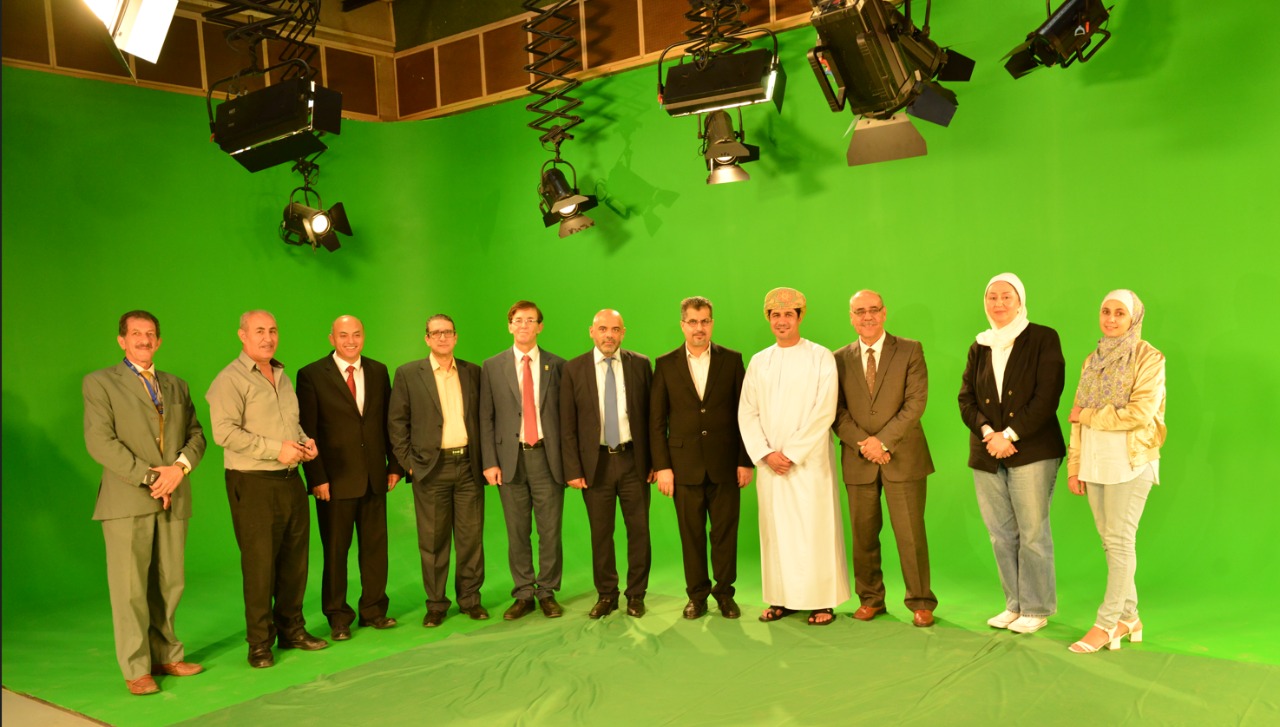 رئيس جامعة البترا والملحق العماني يبحثان