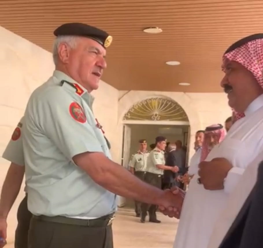 اللواء يوسف الحنيطي يعزي قبيلة بني