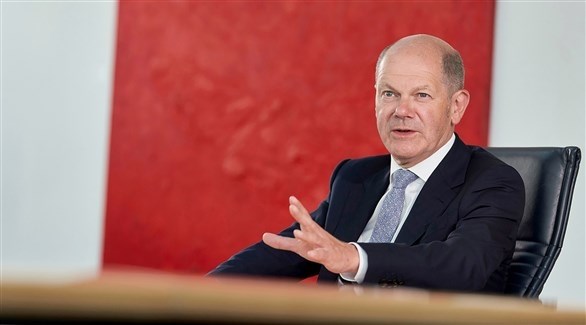 المستشار الألماني يستهل جولته الخليجية بزيارة