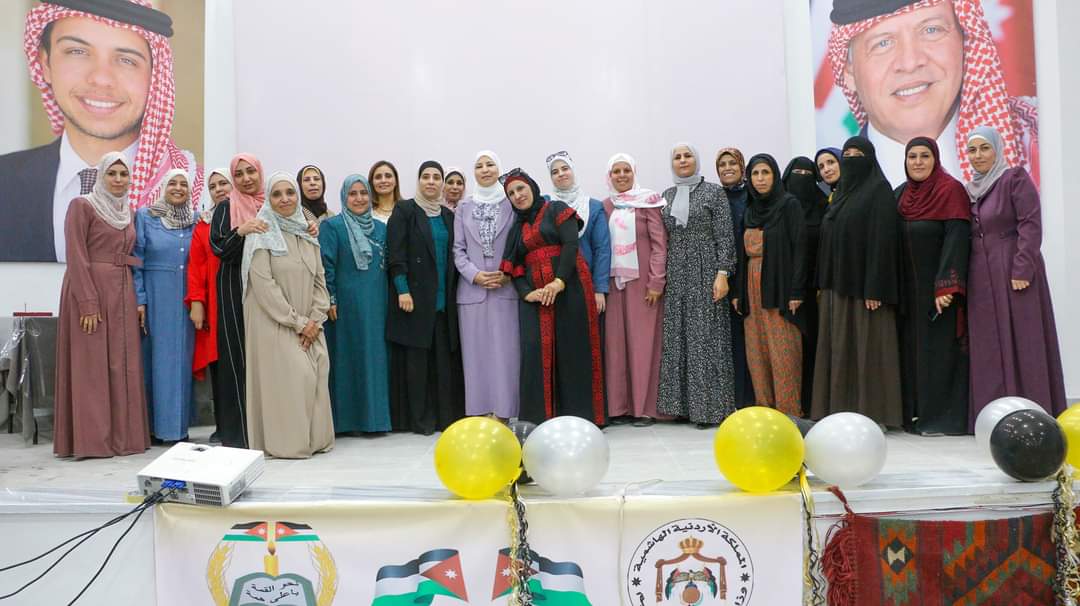 مادبا الثانوية تكرم العشرة الأوائل على