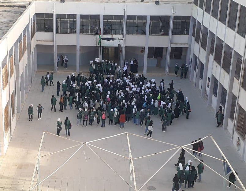 اعتصام لطالبات توجيهي في ابو عليا