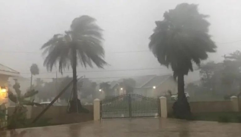 كوبا بأسرها بلا كهرباء بعد إعصار