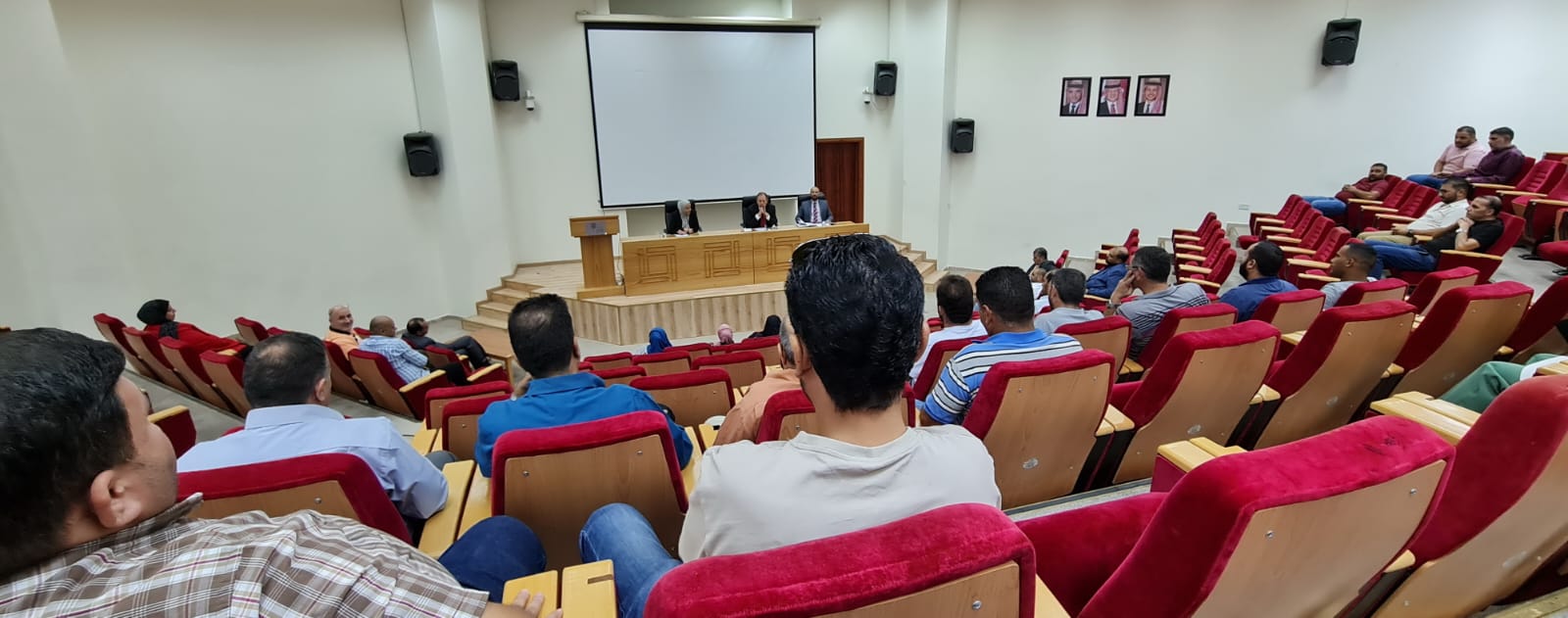 ثلاثة عشر عاما على انطلاقة أردنية