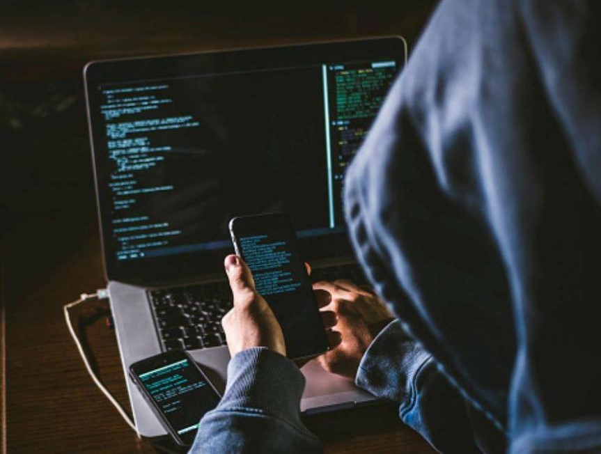 تهكير حسابات رئيس بلدية اربد على