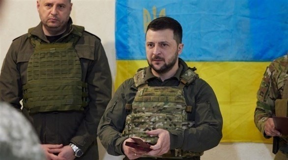 زيلينسكي يدعو الروس للتمرد على بوتين