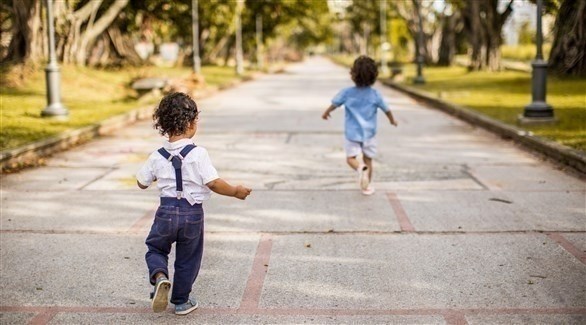 لتحسين مهارات الطفل: شاشة أقل ونشاط