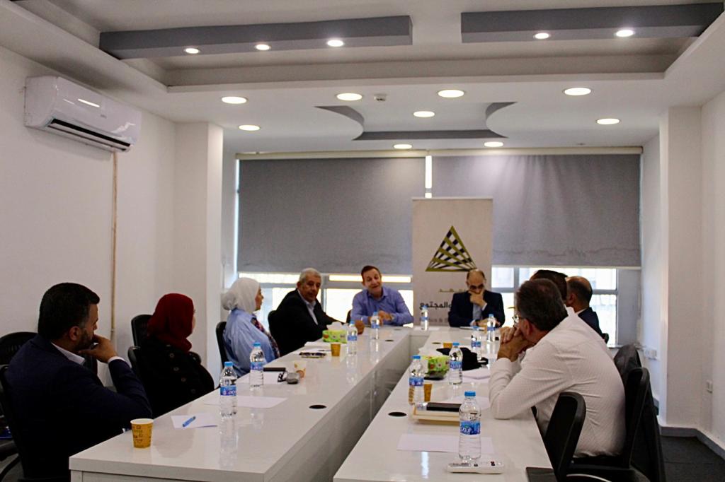 خبراء ومتخصصون ينتقدون التباطؤ في العمل