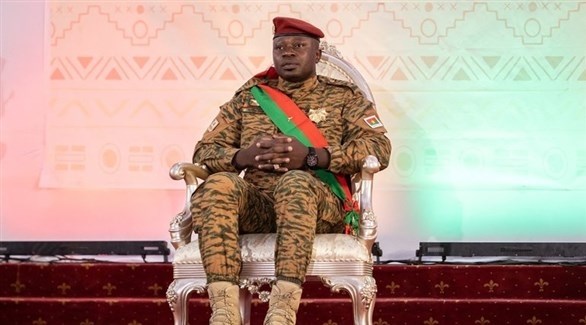 القائد العسكري في بوركينا فاسو يتهم