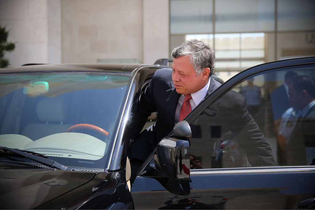 الملك الى سلطنة عمان الثلاثاء.. ويلتقي