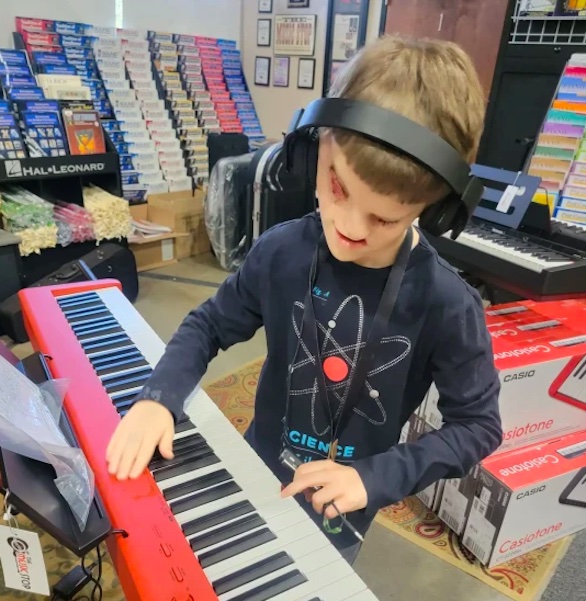 تشارك قصة طفلها الذي ولد بلا