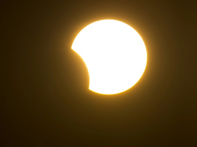 كسوف جزئي للشمس في سماء الأردن