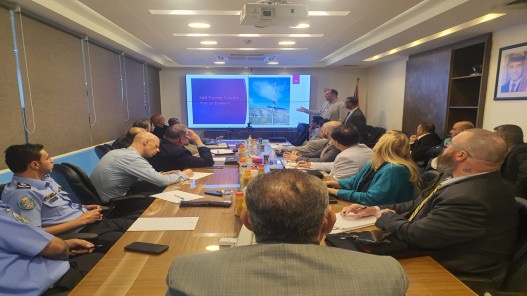 فريق من برنامج مساعدات أميركية لمكافحة