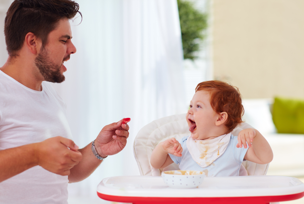 لماذا يجب أن نغني للأطفال الرضع؟