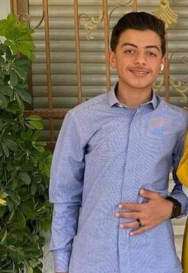 القرالة يرفض دفن ابنه حتى يخرج