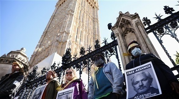 سلسلة بشرية للمطالبة بإطلاق سراح أسانغ