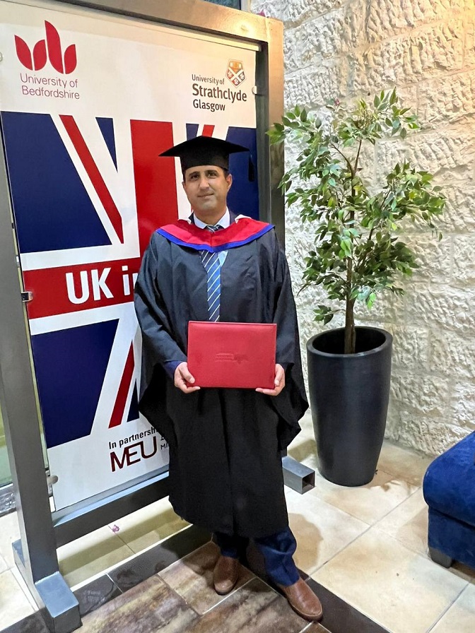 المهندس ايمن العموش.. مبارك الماجستير