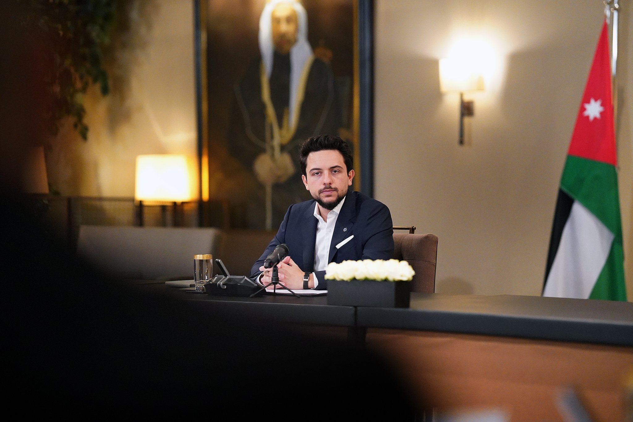 ولي العهد يؤكد دور الجامعات في