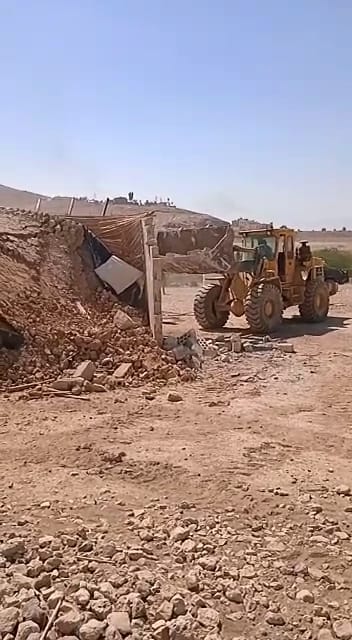 “وادي الأردن” تزيل اعتداءات على أراضي