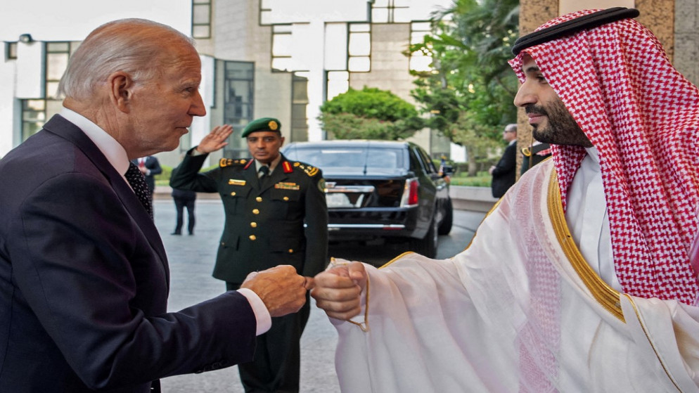 مسؤول: بايدن يعيد تقييم العلاقات مع