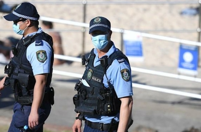 سيدة تتلقى 10 ملايين دولار لحسابها