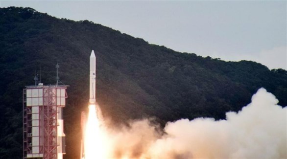 اليابان تأمر صاروخا بالتدمير الذاتي بعد